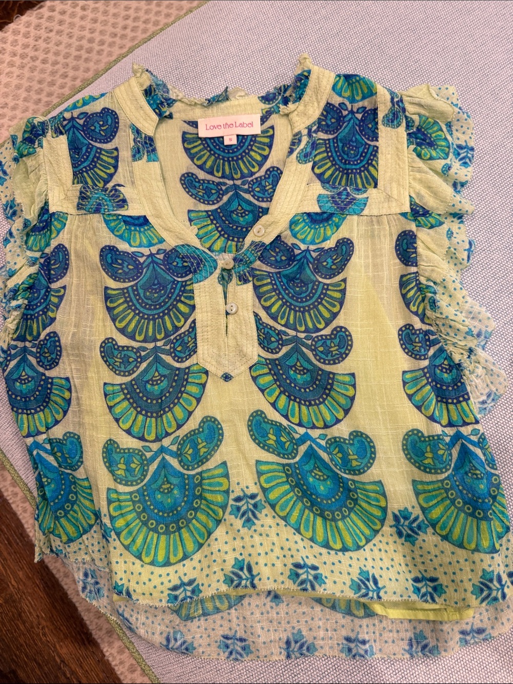 Love the label Women’s Yellow & Blue Printed Flutter Sleeve Top